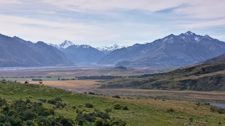 Lord of the rings timeline guide showing the river valley landscape used to depict historical settlement regions